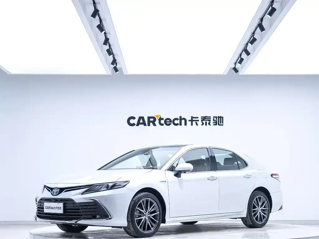 Toyota Camry 2024 из CN, фото 1