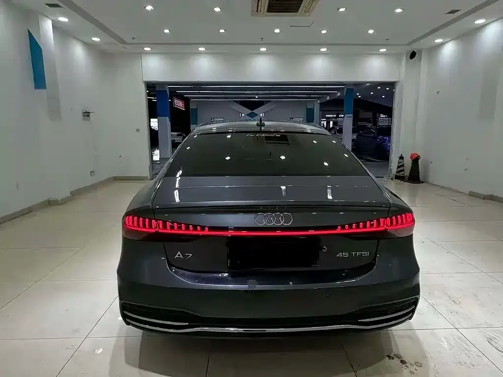 Audi A7 — фото 2