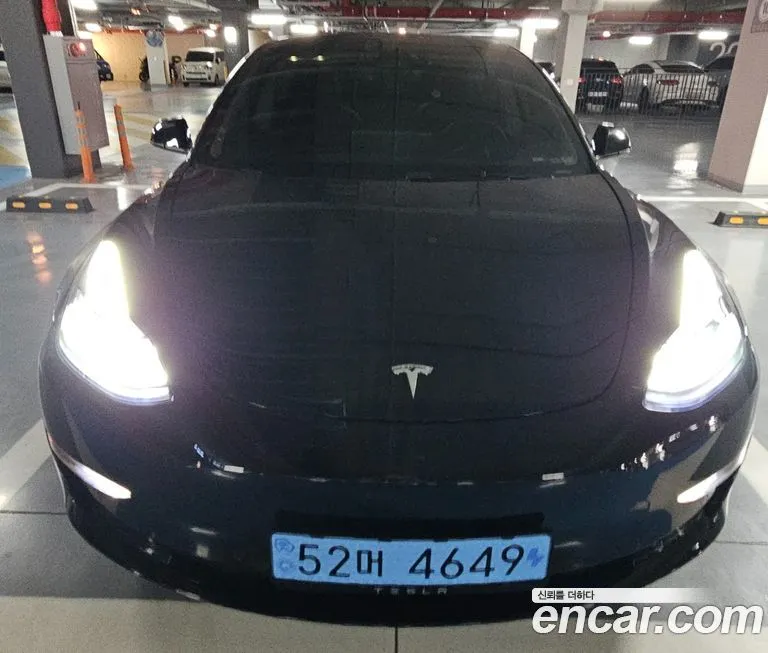 Tesla Model 3 — фото 1
