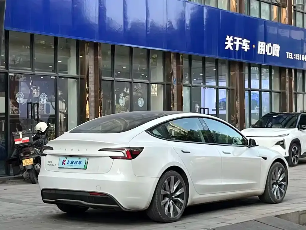 Tesla Model 3 2023 из CN, фото 10