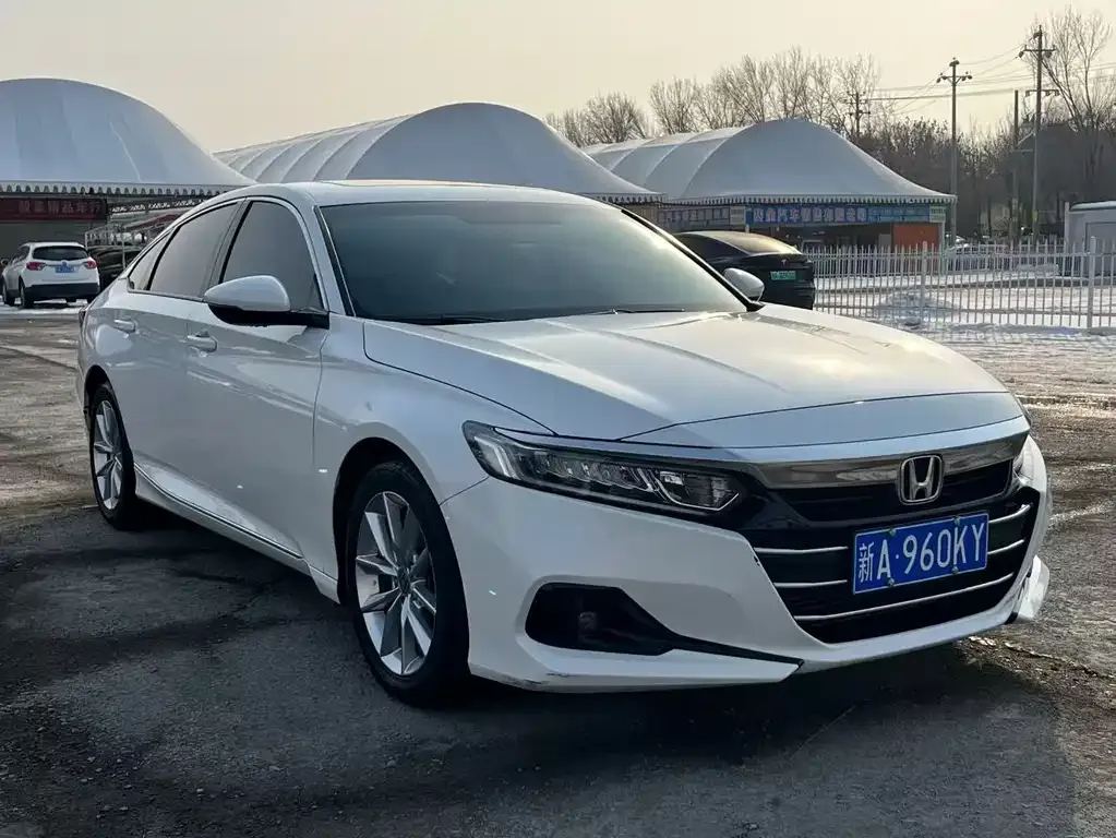 Honda Accord — фото 1