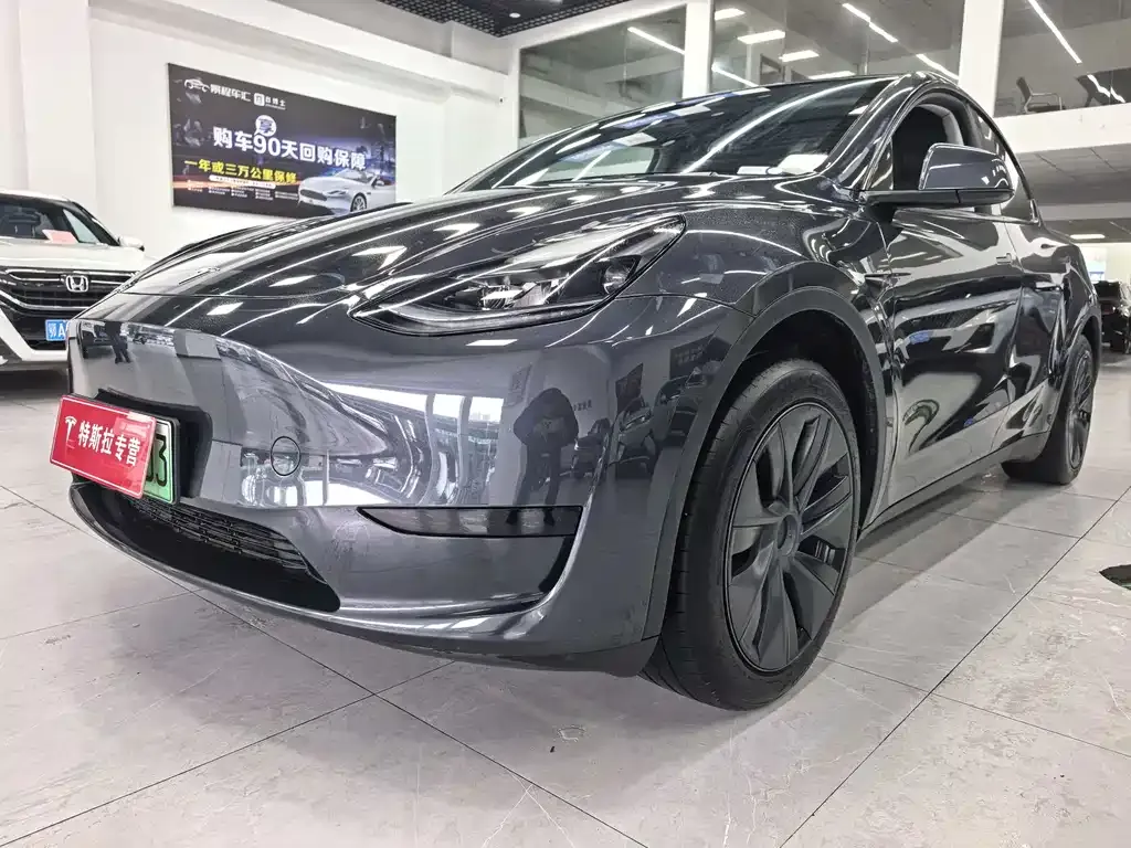 Tesla Model Y — фото 7