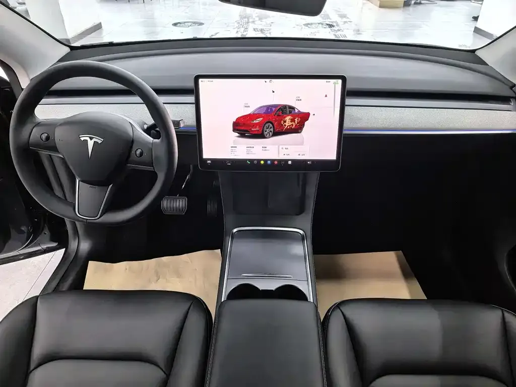 Tesla Model Y — фото 8