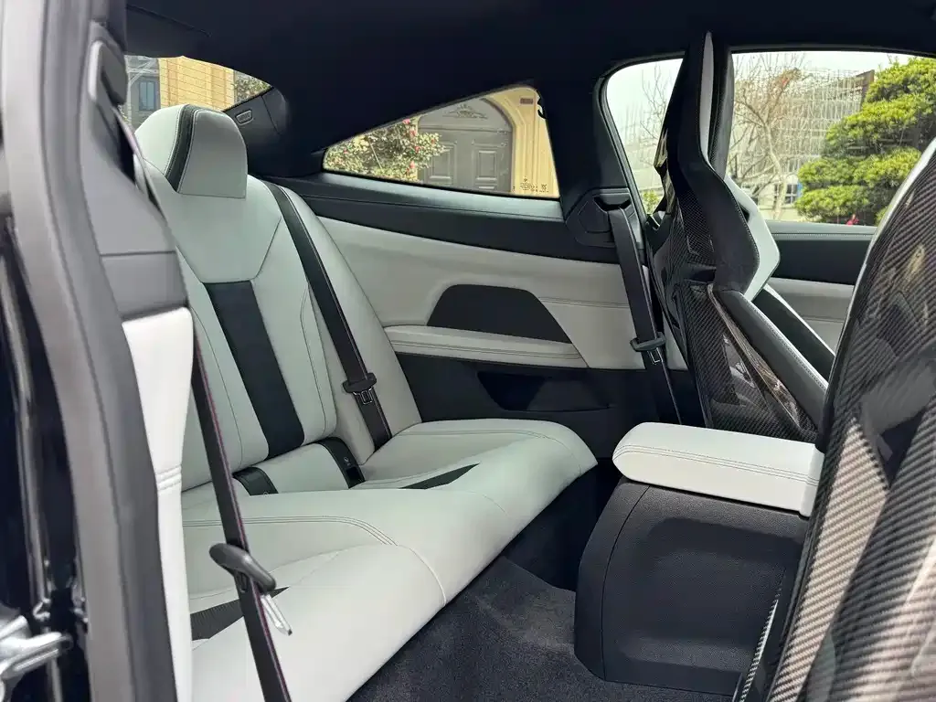 BMW M4 2026 из CN, фото 2