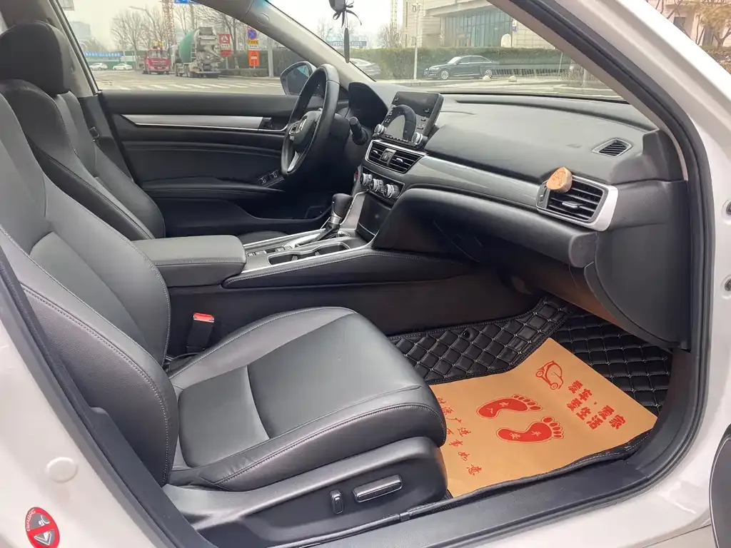 Honda Accord — фото 3
