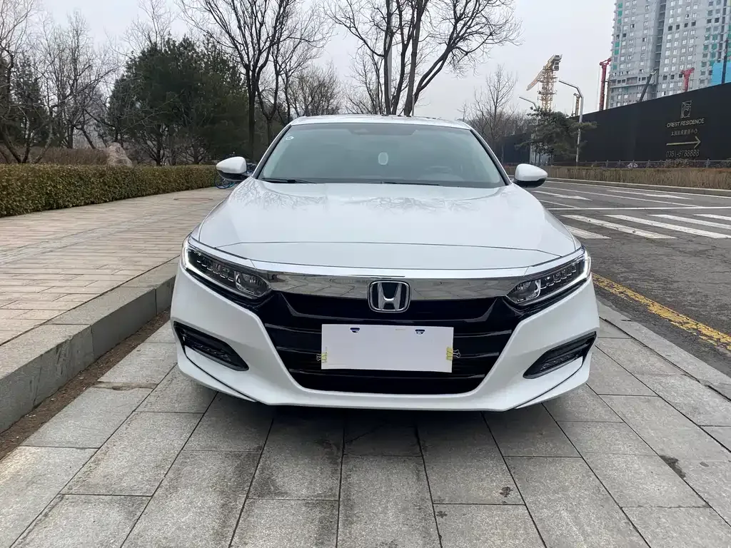 Honda Accord — фото 10
