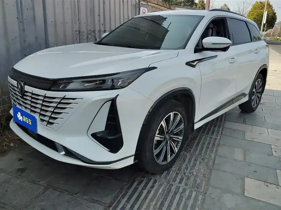 Changan CS75PLUS — фото 1