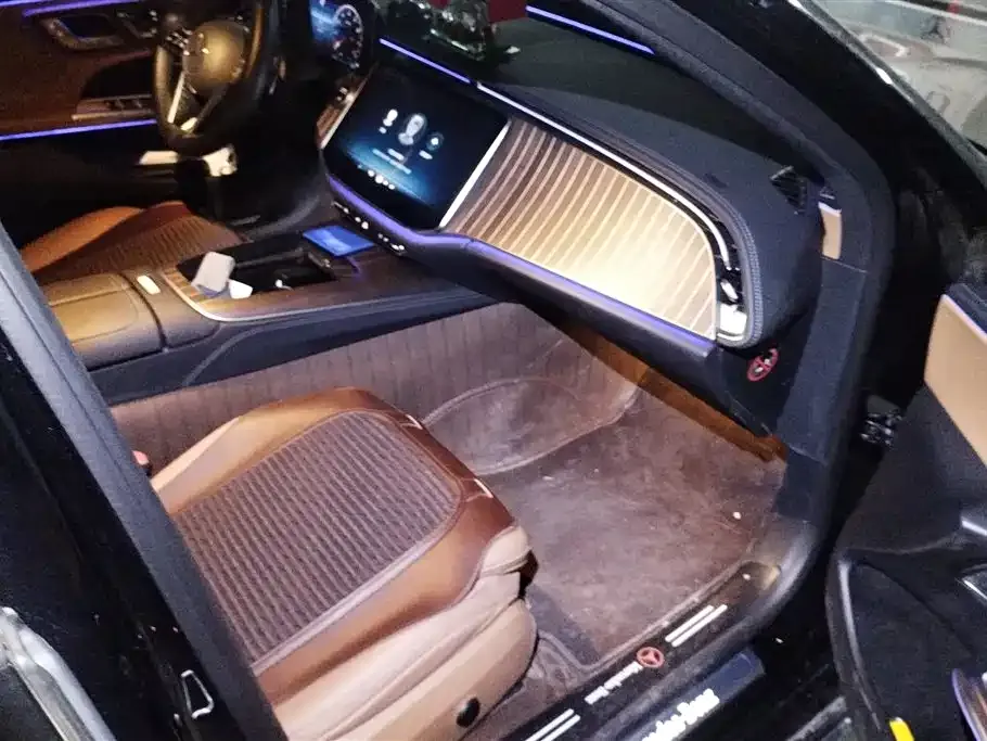 Mercedes-Benz E-Class — фото 6