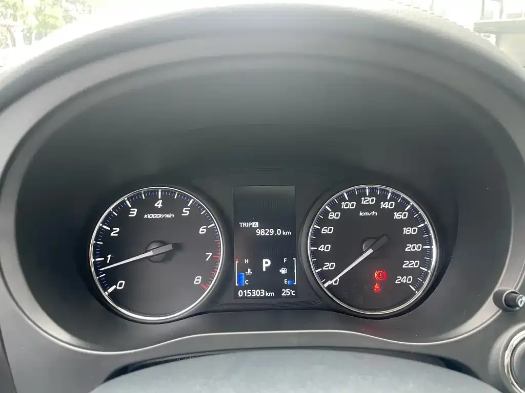 Mitsubishi Outlander — фото 10
