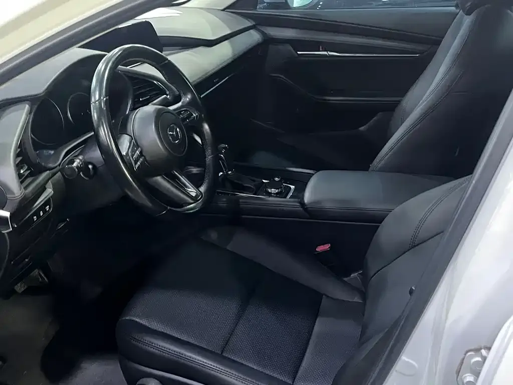 Mazda 3 Axela 2022 из CN, фото 2