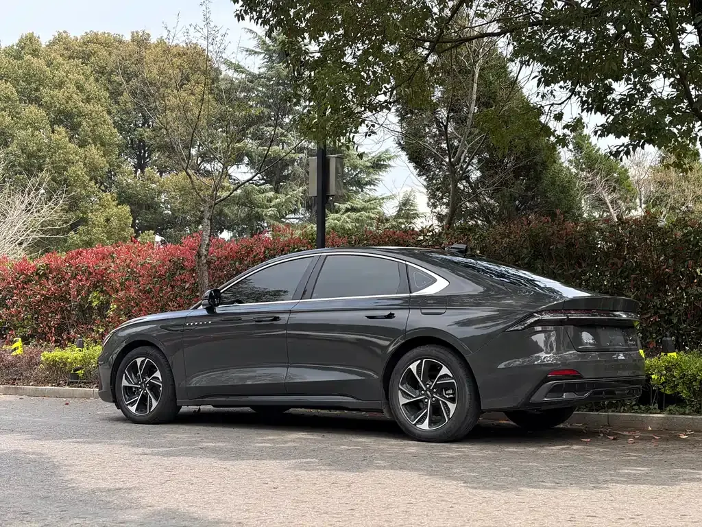 Lincoln Z 2023 из CN, фото 8