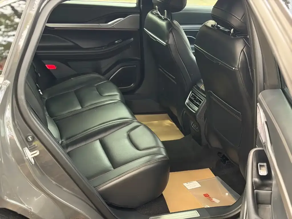 Lincoln Z 2023 из CN, фото 2