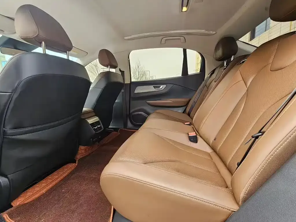 Hongqi E-QM5 2023 из CN, фото 3