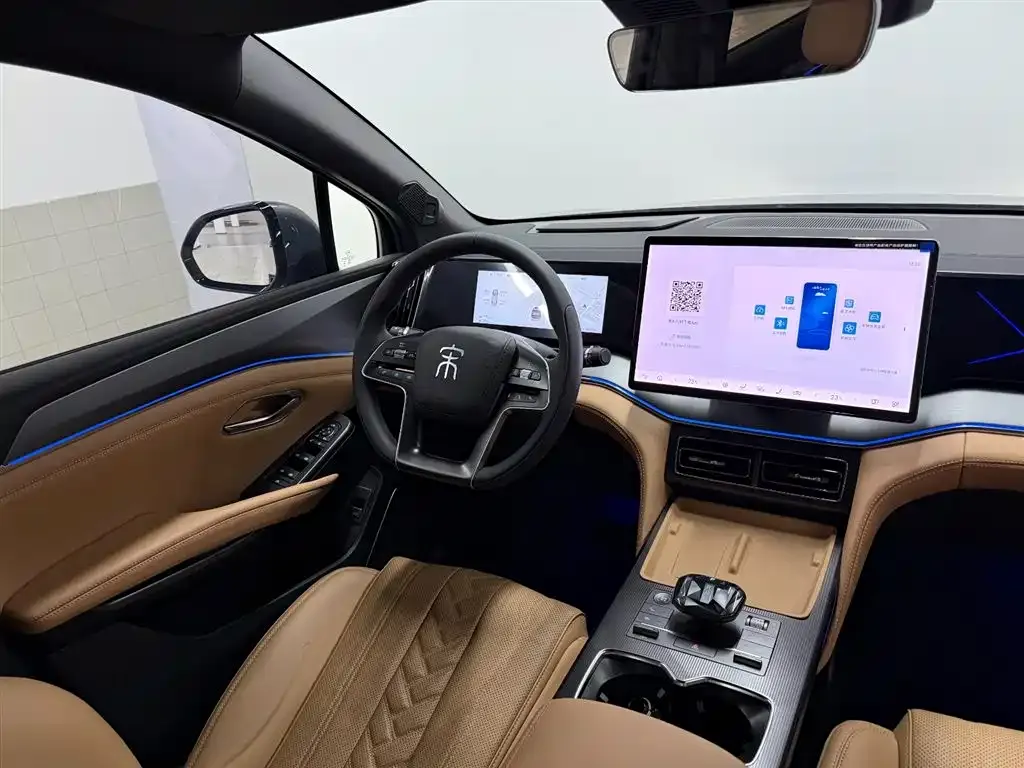 BYD L DM-i — фото 7