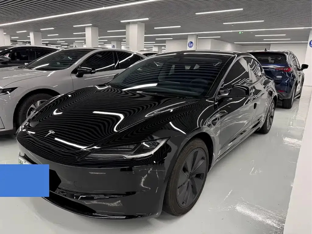 Tesla Model 3 — фото 1