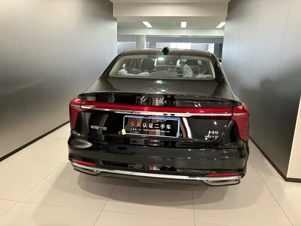 Hongqi H5 — фото 3