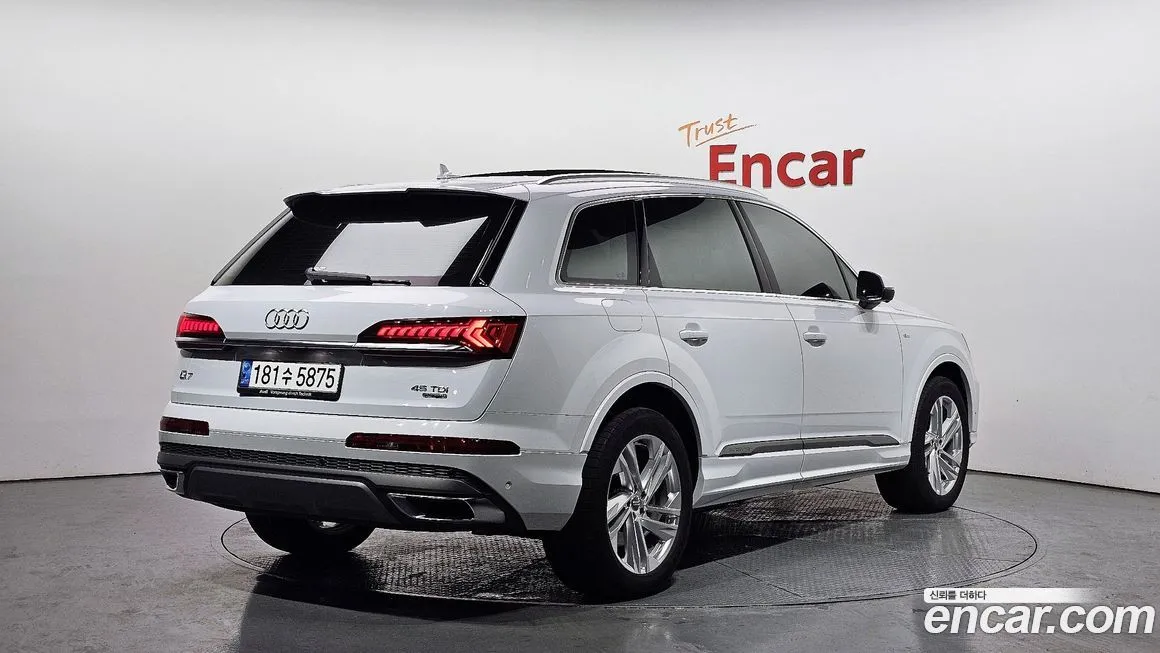 Audi Q7 — фото 5