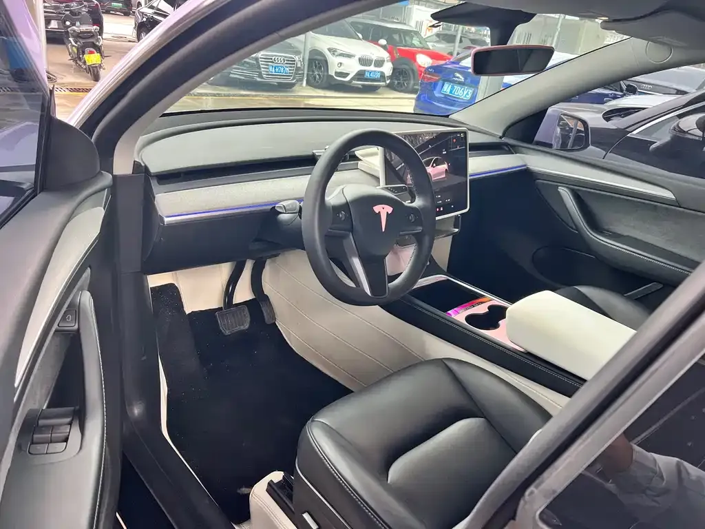 Tesla Model Y — фото 3