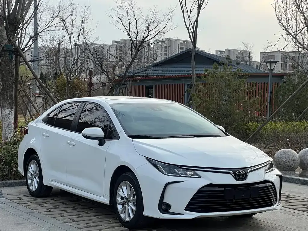 Toyota Corolla — фото 8