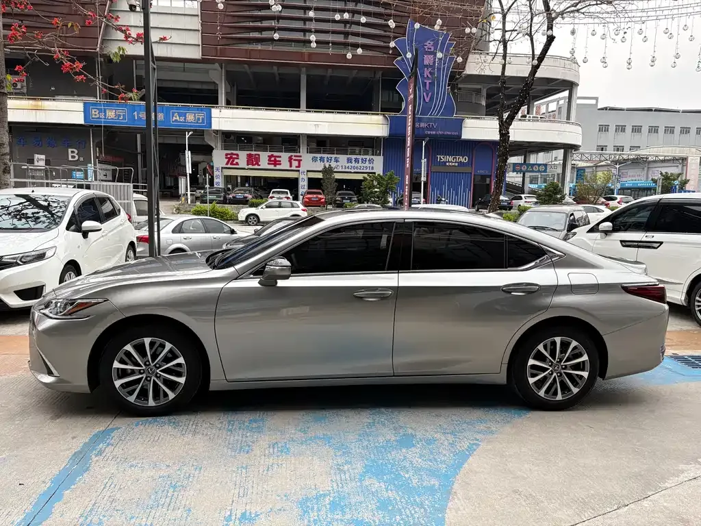 Lexus ES 2023 из CN, фото 5