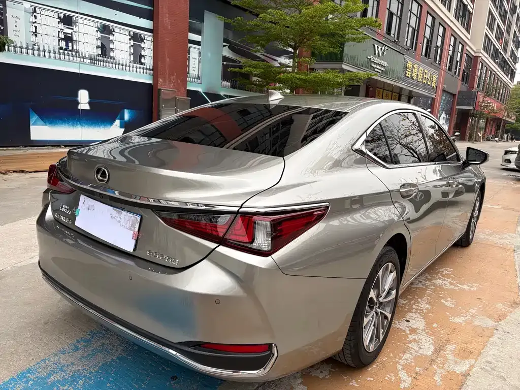 Lexus ES 2023 из CN, фото 4