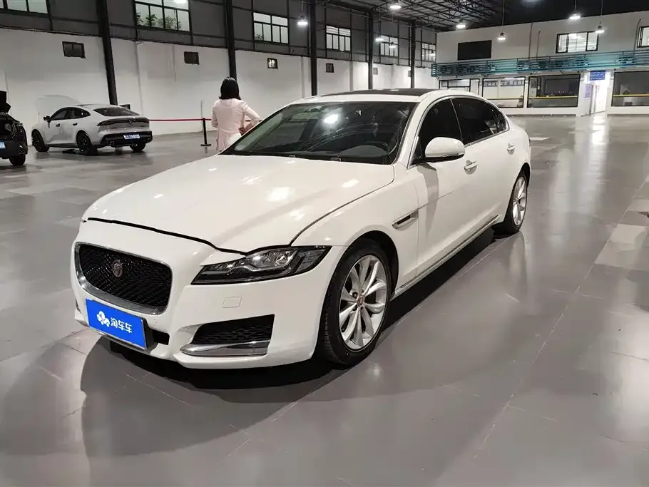 Jaguar XFL — фото 1