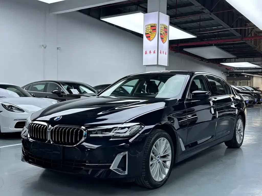 BMW 5 Series — фото 1