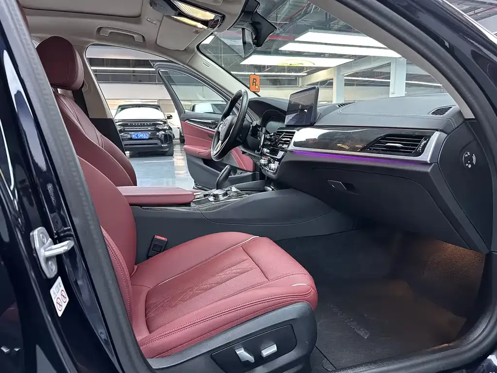 BMW 5 Series — фото 10