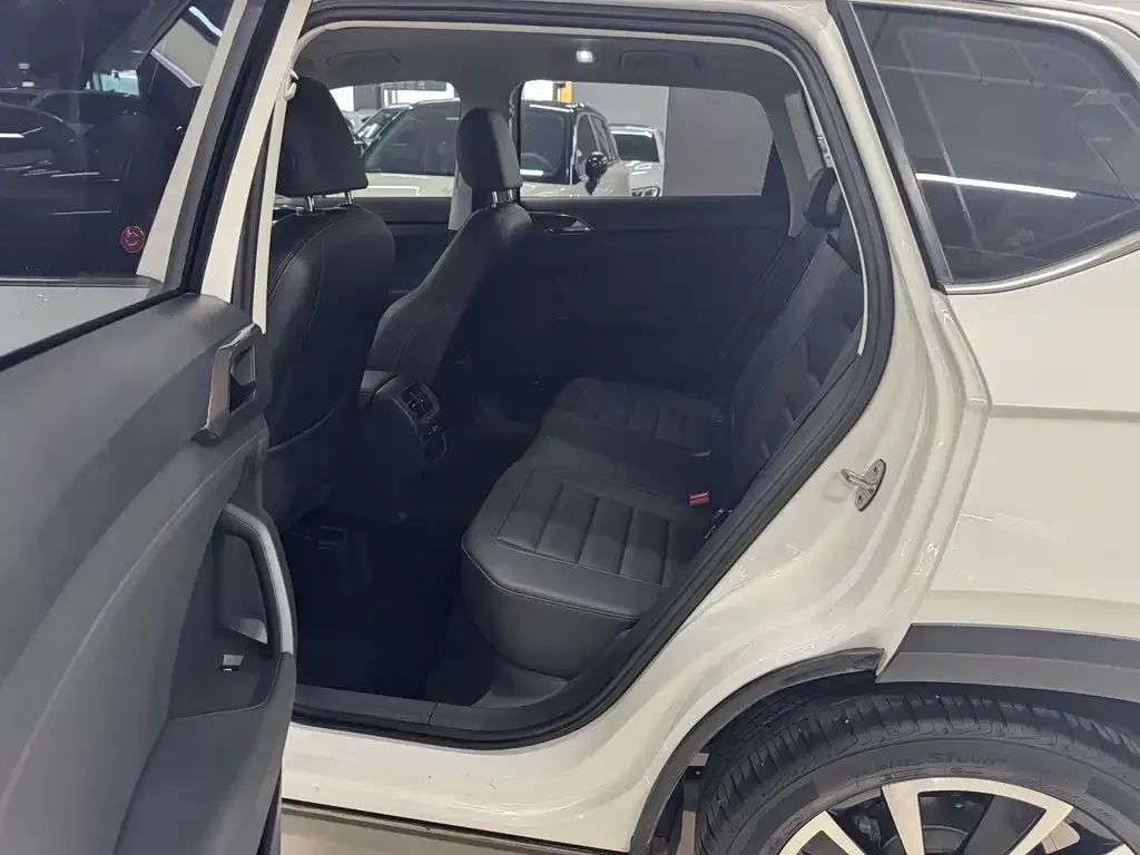 Volkswagen Tharu 2022 из CN, фото 8