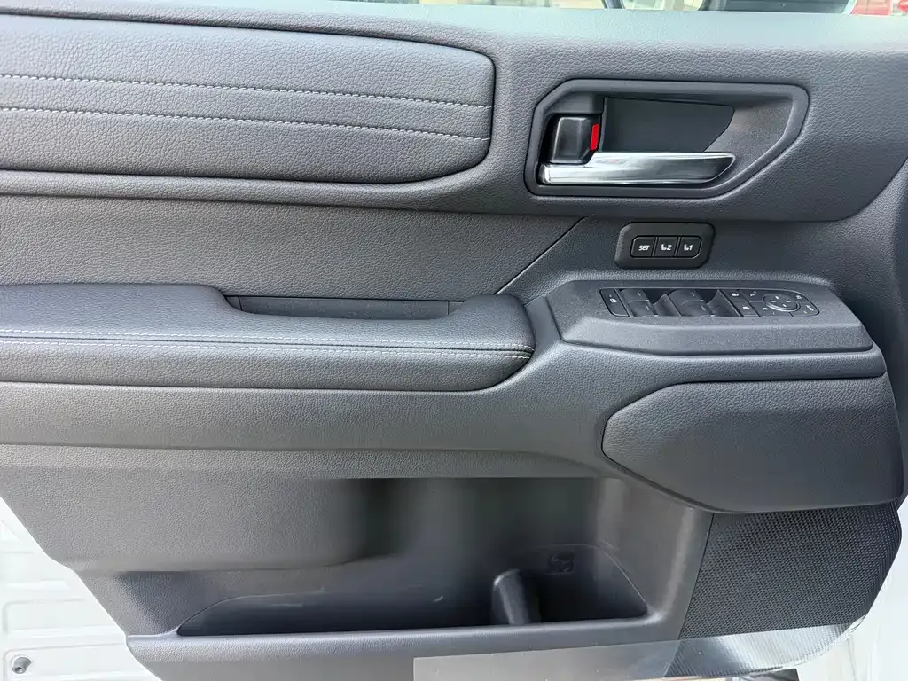 Toyota Prado — фото 2