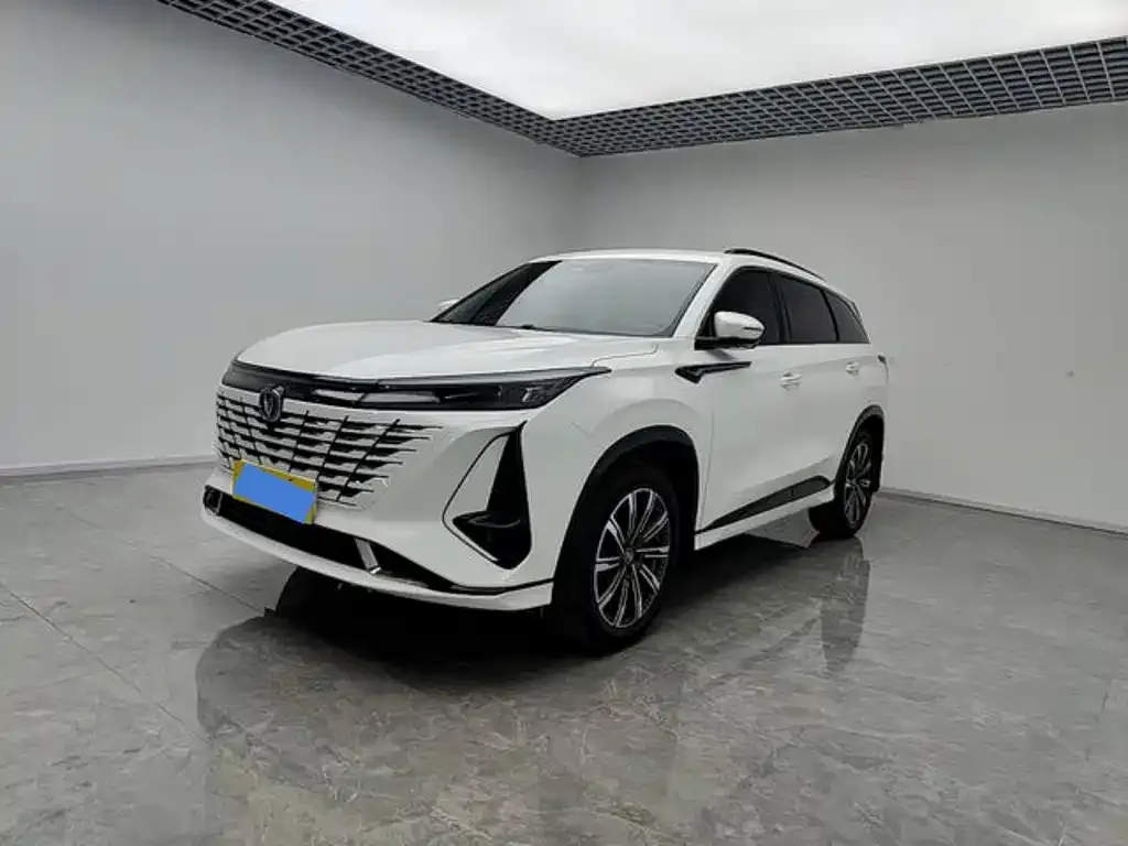 Changan CS75PLUS — фото 1