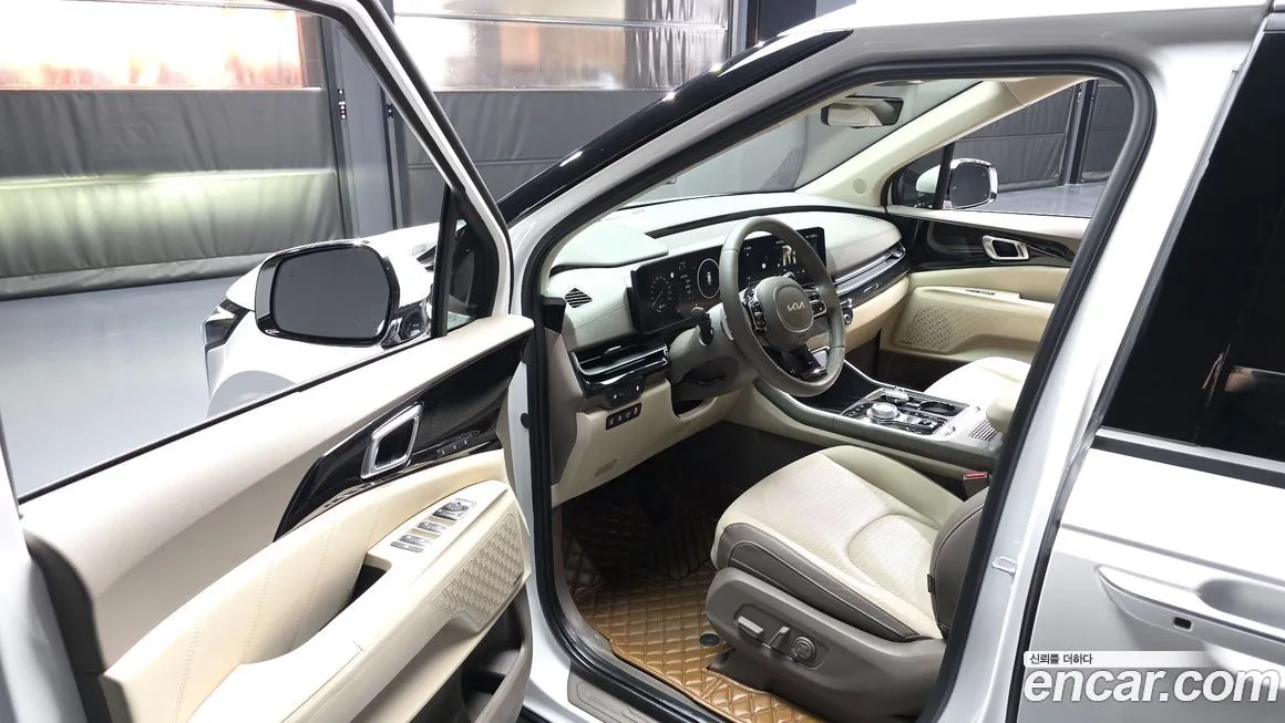 Kia Carnival — фото 10