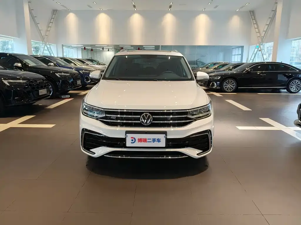 Volkswagen Tiguan L 2025 из CN, фото 3