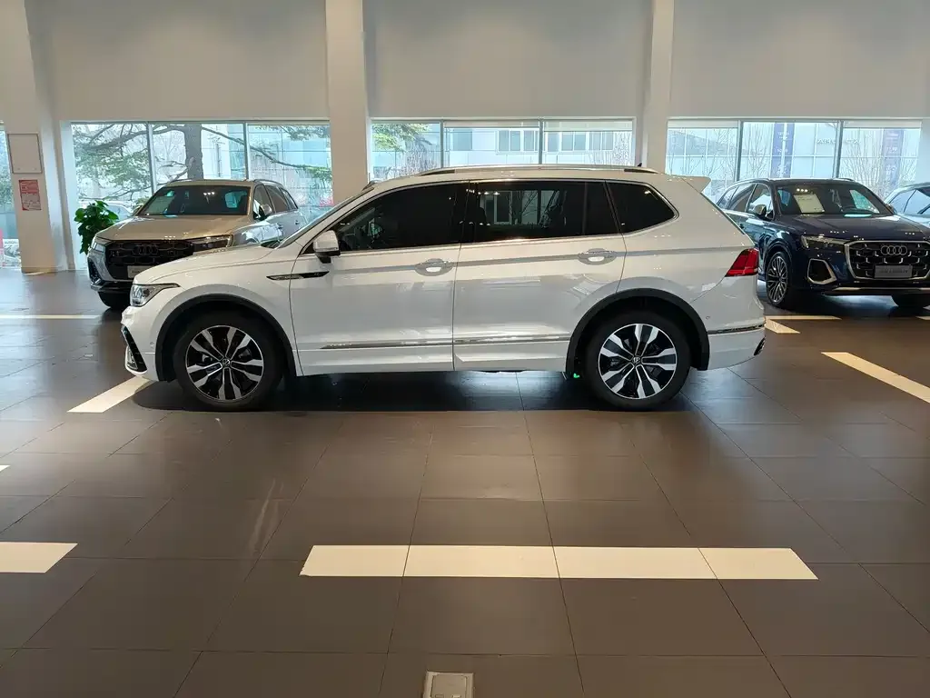 Volkswagen Tiguan L 2025 из CN, фото 8