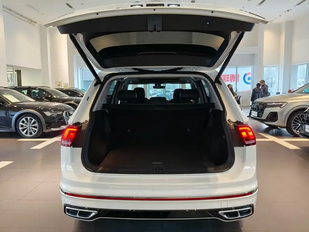 Volkswagen Tiguan L 2025 из CN, фото 2