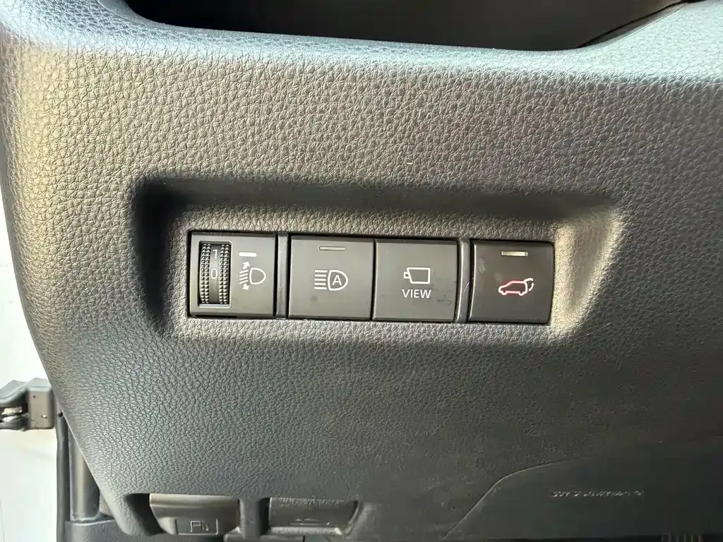Toyota RAV4 — фото 7