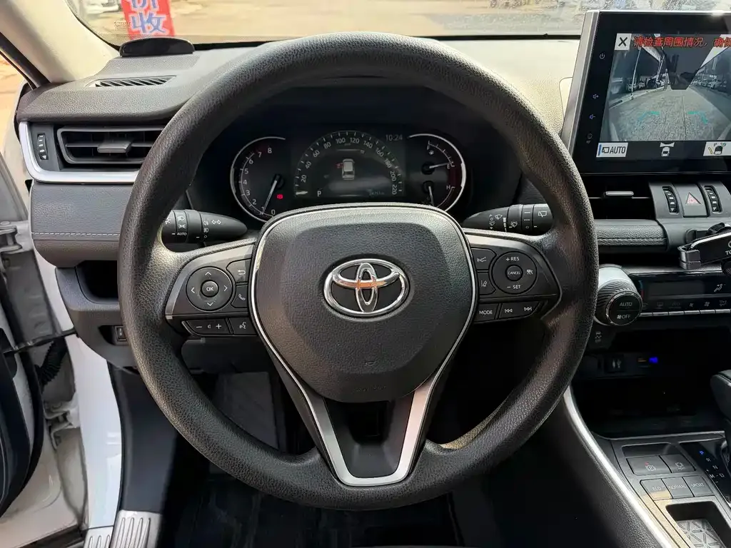 Toyota RAV4 — фото 6