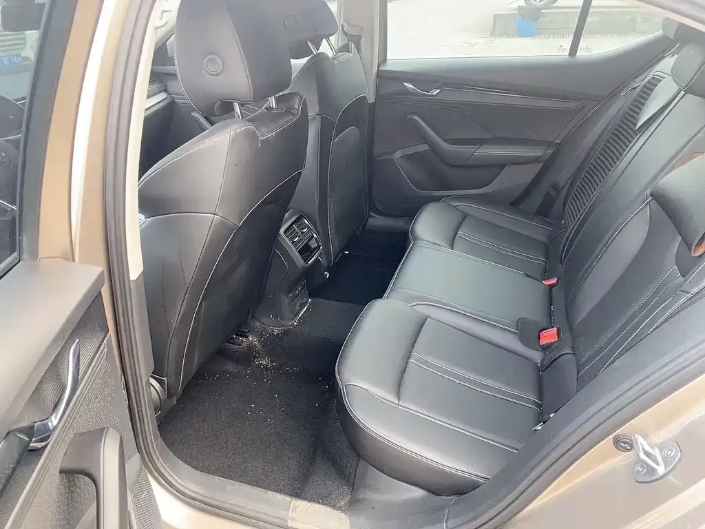 Skoda Octavia 2022 из CN, фото 4