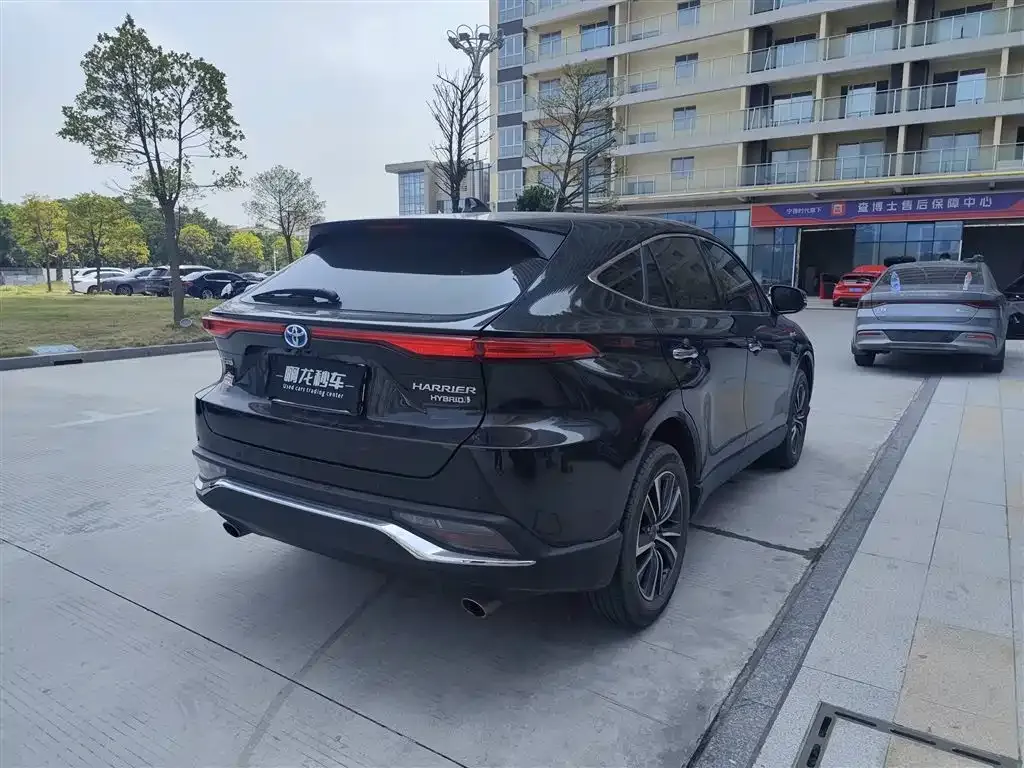 Toyota Harrier — фото 3