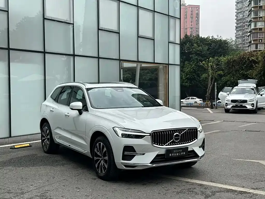 Volvo XC60 — фото 8