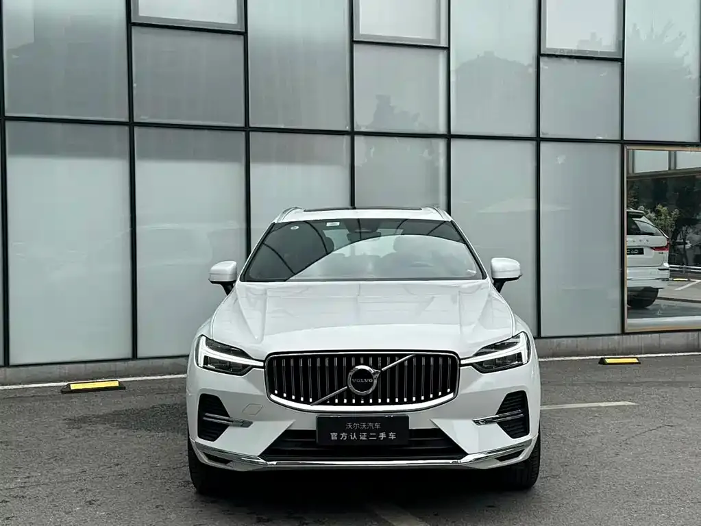 Volvo XC60 — фото 7