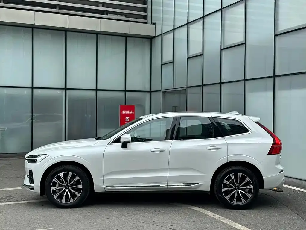 Volvo XC60 — фото 5