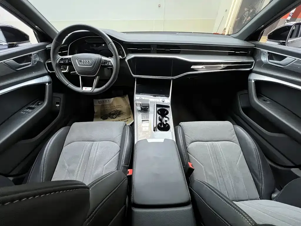 Audi A6L 2023 из CN, фото 9