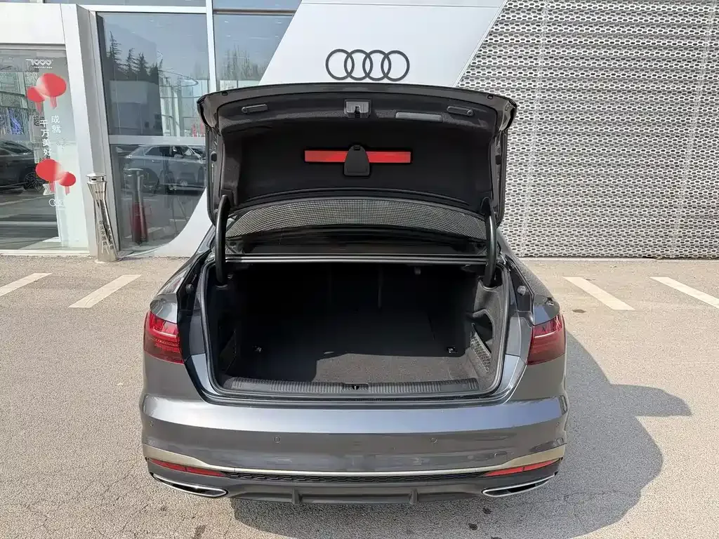 Audi A4L 2024 из CN, фото 6