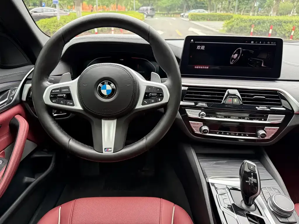 BMW 5 Series — фото 10