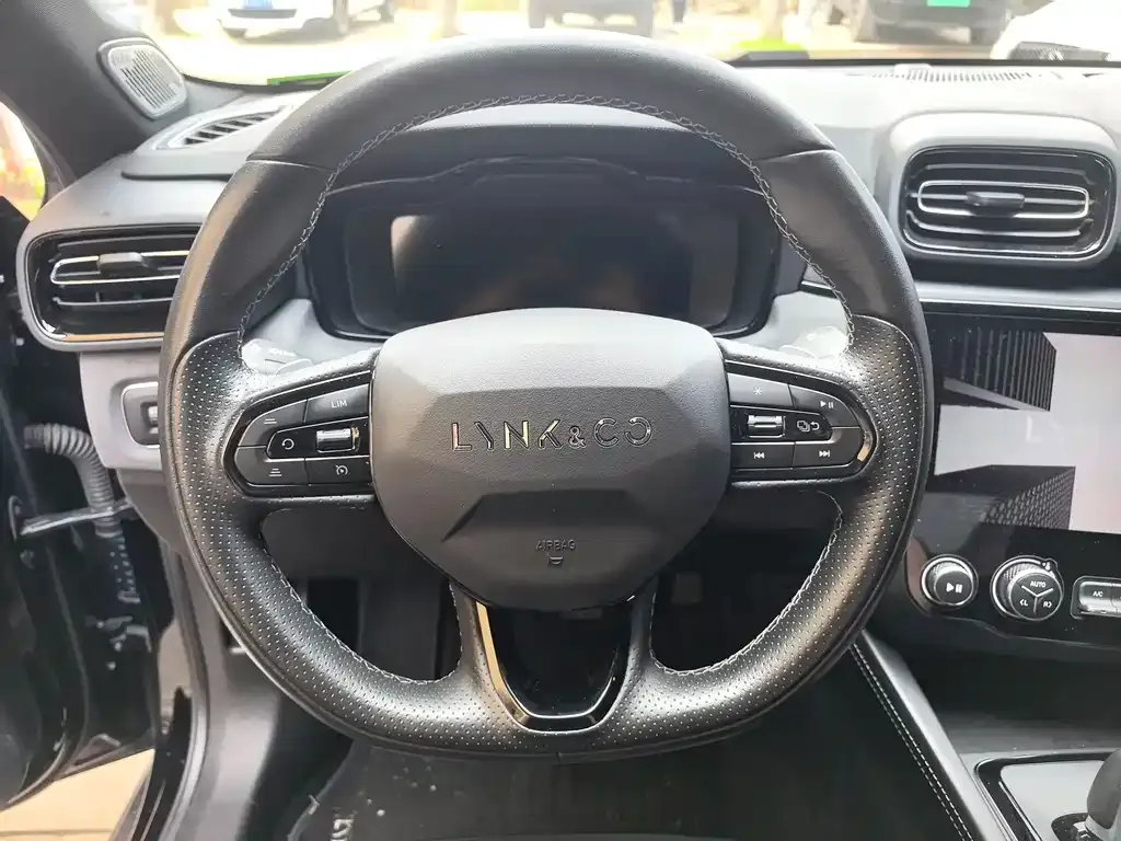 Lynk & Co 03 2022 из CN, фото 7