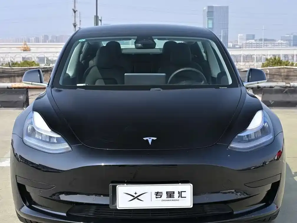 Tesla Model 3 — фото 2