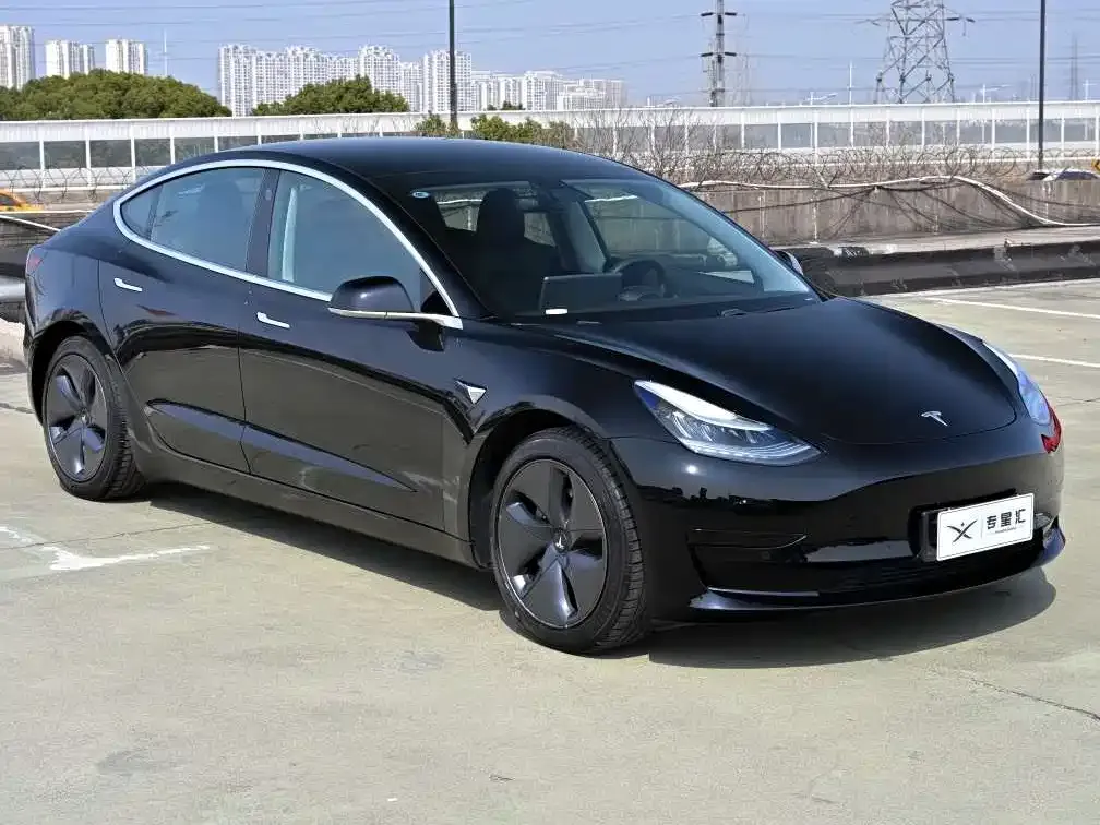 Tesla Model 3 — фото 8