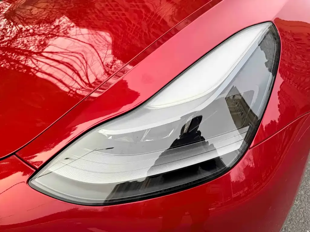 Tesla Model 3 — фото 2
