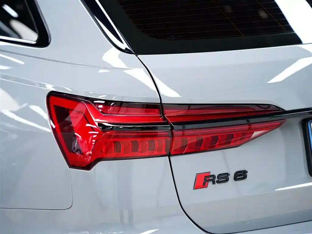Audi RS 6 2021 из CN, фото 8